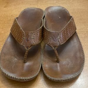 Men’s Olukai Hoe’ Rum Color Flip Flops Size 11